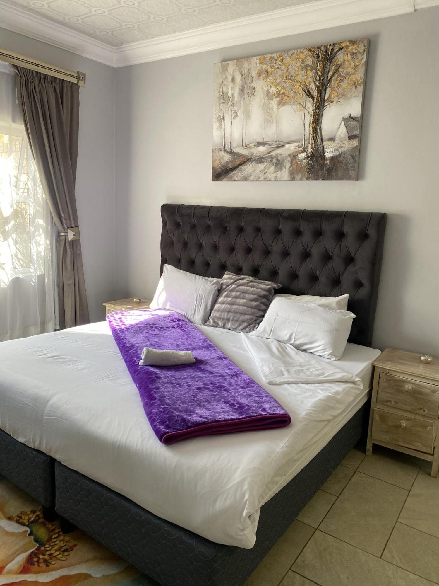 Menlyn Mews Guesthouse Pretoria-Noord Esterno foto